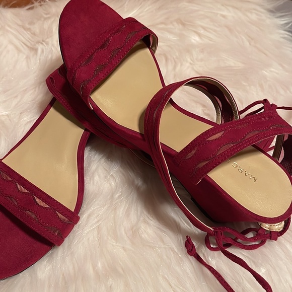 5 pairs of shoes - Picture 7 of 8